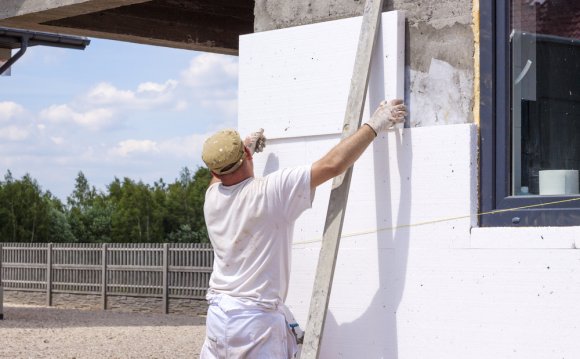 Чем лучше утеплить стены дома