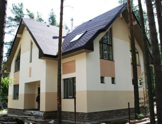 Обшивка фасада дома пенопластом