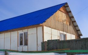 Процесс продолжается до тех пор, пока вся стена не будет покрыта пенопластом Процесс продолжается до тех пор, пока вся стена не будет покрыта пенопластом